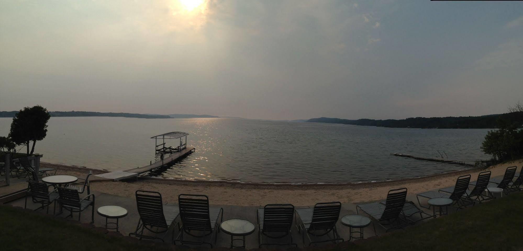 Crystal Lake Resort Beulah Bagian luar foto